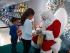 Le damos la carta a Papa Noel