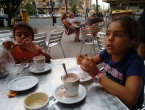 Merienda y bolera en familia