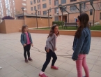 Jugando a la goma