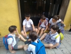 Esperando la entrada del cole
