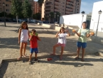 Jugando a la petanca con los Martínez