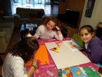 Haciendo el ninot para el cole