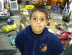 Ayudando a la plantà infantil