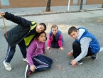 Tirando petardos con los Martinez
