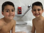Ducha en el hotel de Sergio