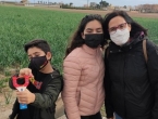 Paseo por la huerta y juegos en casa