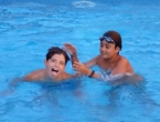 Con Albert en la piscina
