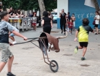 Merienda y carretillas de toros en Benicalap