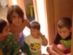 Solos en casa de los primos
