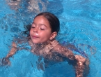 Disfrutando de la piscina