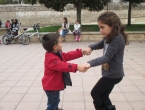 Preparando el casal y bailando en el cauce del río Turia