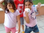Cenando en el parque
